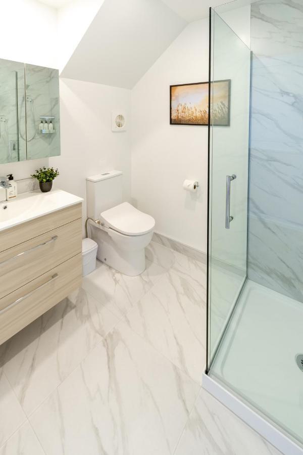 Upper Riccarton Dream - 2 Bed 2 Bath W/Carpark Apartamento Christchurch Exterior foto